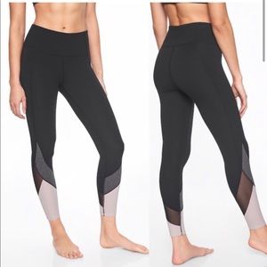 Athleta HR Salutation Colorblock Mesh 7/8 size XS